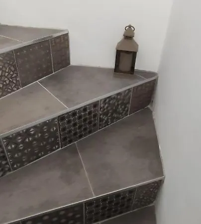 Bleues Cote Et Aeroport Climatisees Et Parking Gratuit ベッド・アンド・ブレックファスト