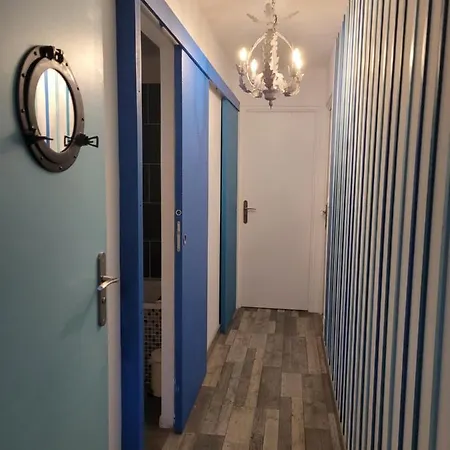 Bleues Cote Et Aeroport Climatisees Et Parking Gratuit イエール